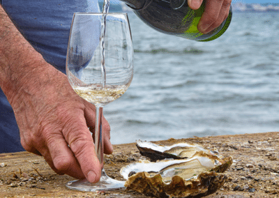 Les vins AOP Picpoul de Pinet et les huîtres de méditerranée débarquent aux Halles Occitanie